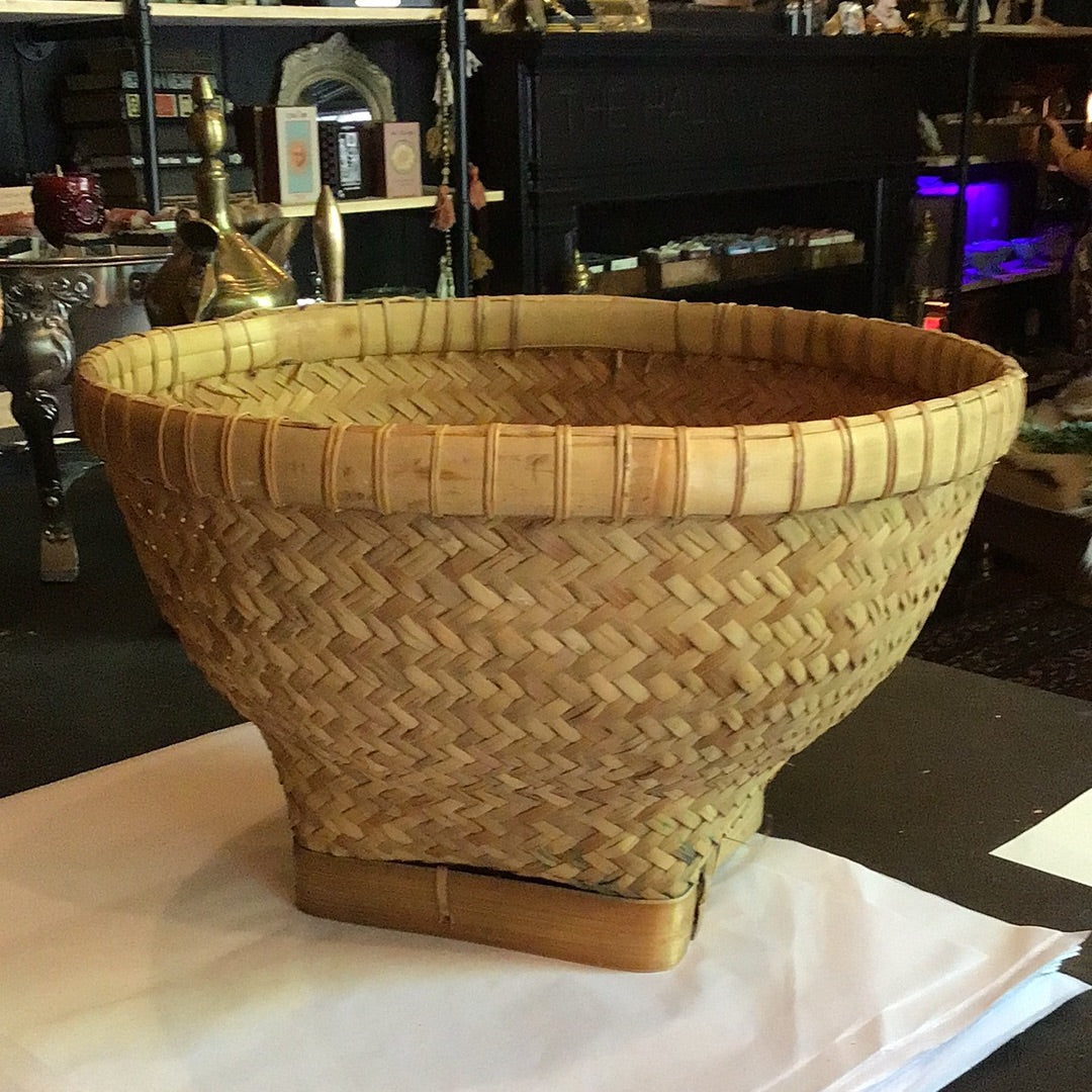 LARGE GATHERING BASKET